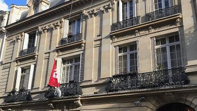 تونس تغلق قنصليتها في باريس لمدة أسبوع