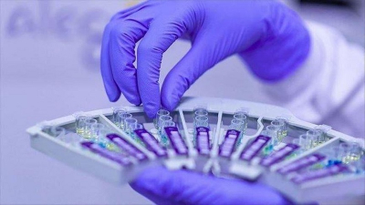 كورونا.. لقاح "فايزر-بيونتيك" يواجه عقبة مهمة